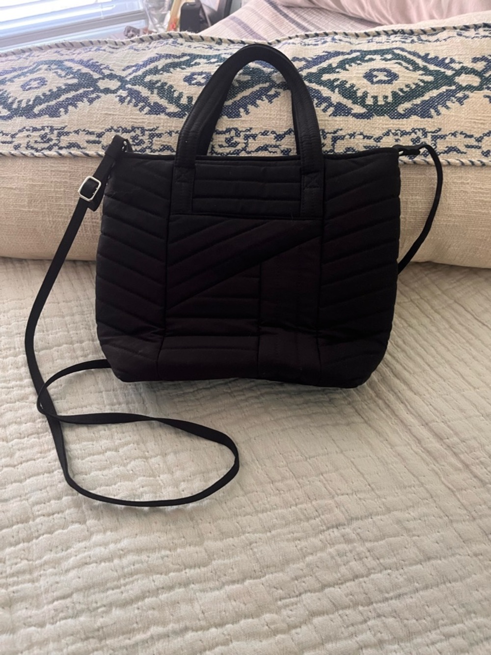 Vera Bradley Black Quilted mini bag/Crossbody Bag - Picture 3 of 13